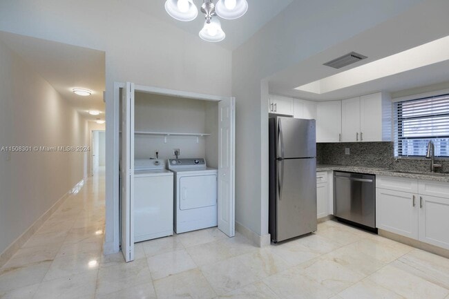 2735 SW 31st Pl