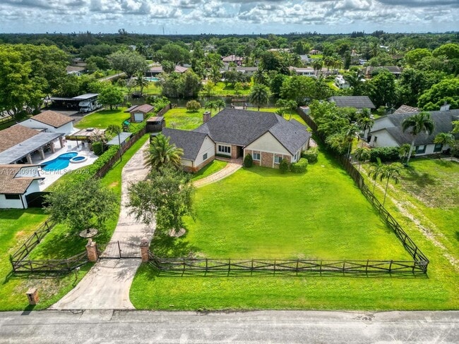 Photo - 4920 SW 170th Ave