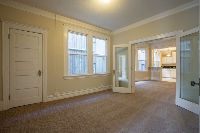 Photo - Alexander Apartments