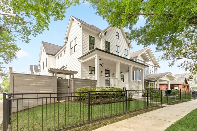 Photo - 951 Euclid St