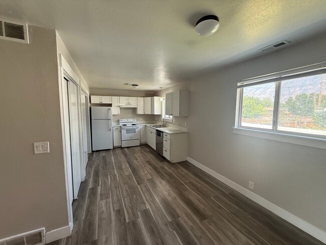 Photo - 2054 N 940 W Unidad 2054