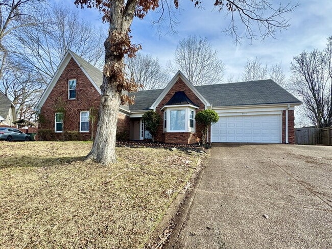 Photo - 8569 Kings Cross Cove