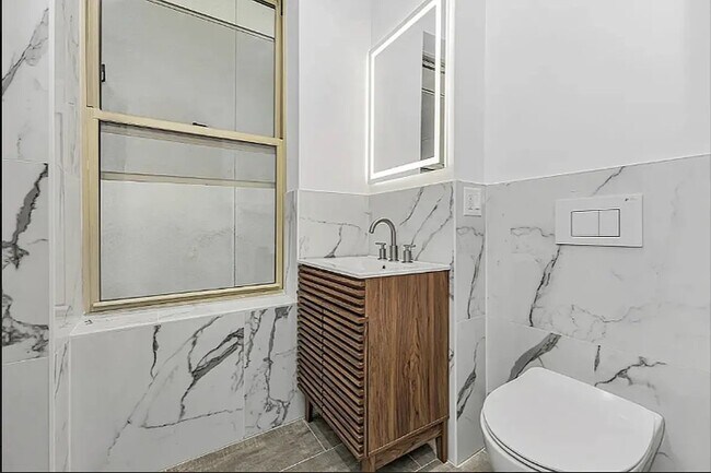 246 E 53rd St Unit 5B
