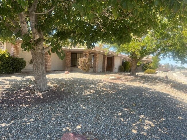 Corner lot 3 bed 2 bath - Corner lot 3 bed 2 bath House