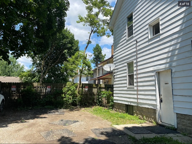 Photo - 117 Thorpe St