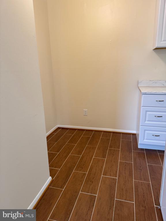 Building Photo - 11925 Parklawn Dr Unit 202