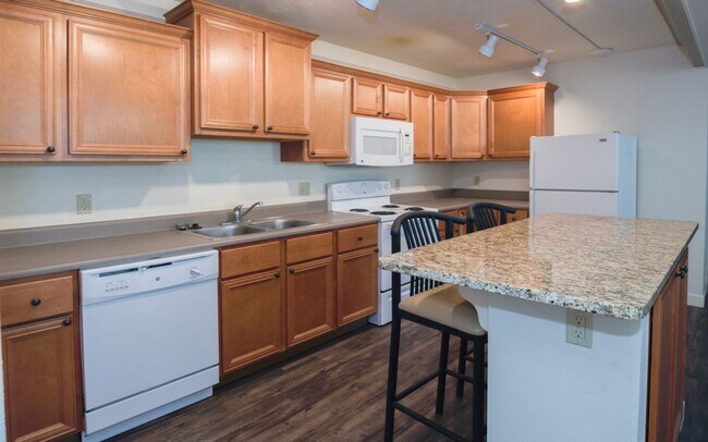 Photo - 512 E Stoughton St