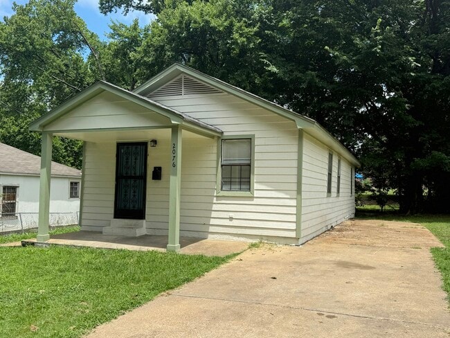 Building Photo - 2076 Goff Ave