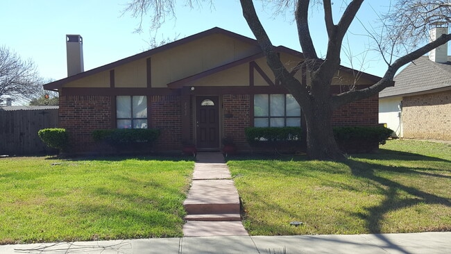 Photo - 2202 East Crosby Road