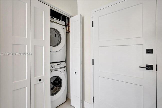 Photo - 5980 SW 40th Ave Unit C