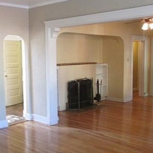 Photo - 1400 Cook St