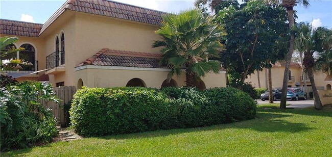 Building Photo - 1001 Royal Palm Blvd Unit A4 Rental