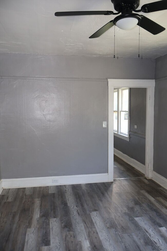 Photo - 6812 Whitney Ave Unit Upper