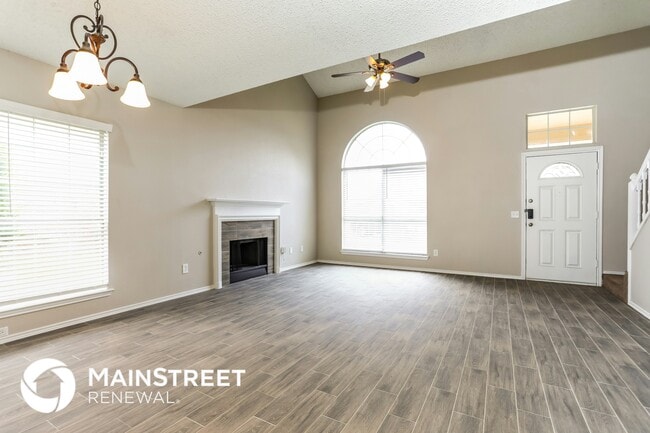 Photo - 1328 E Miller Dr