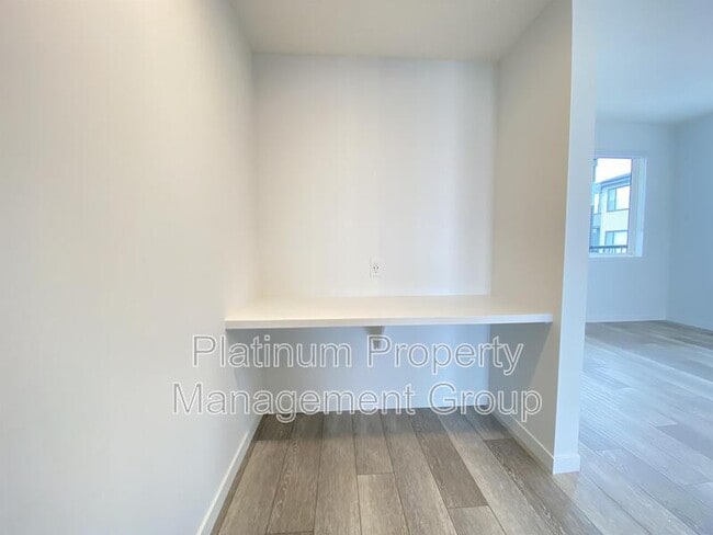 Photo - 6505 Country Hills Blvd NE