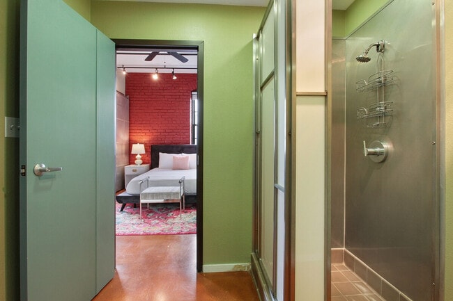Photo - 1041 Constance St Unit SI ID1265376P