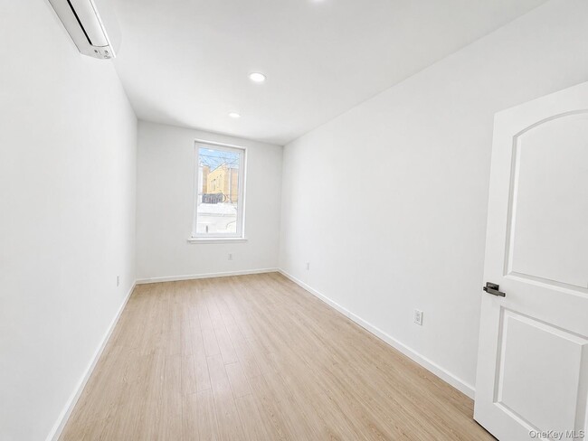 Photo - 69-46 64th St Unit 1R