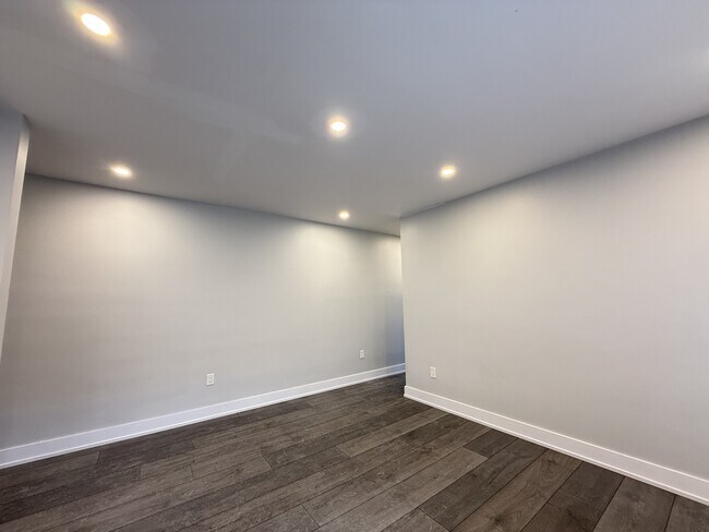 Photo - 449 Concession St Unit