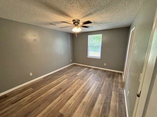 Photo - 3421 Meadow Ct