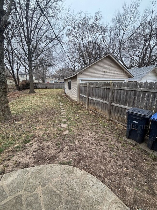 Photo - Two bed, Two Bath, fully fenced backyard rental available now!