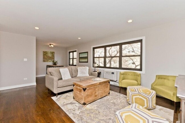 Photo - 5536 N Sheridan Rd