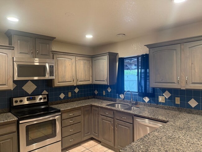 Photo - Spacious 3 Bedroom 2 Bath Contact Property Pros Property Management