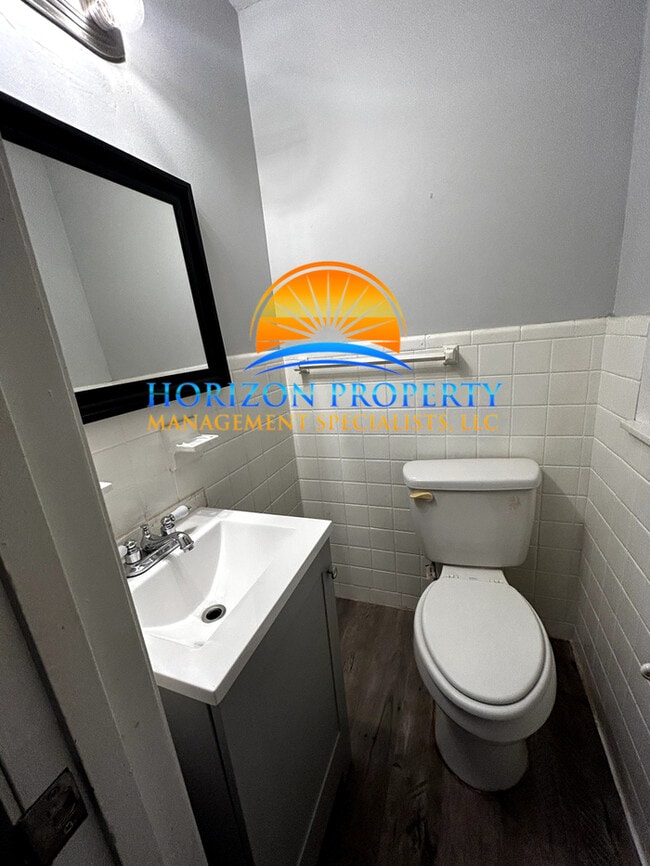 Photo - 4604 Lakeview Dr NW