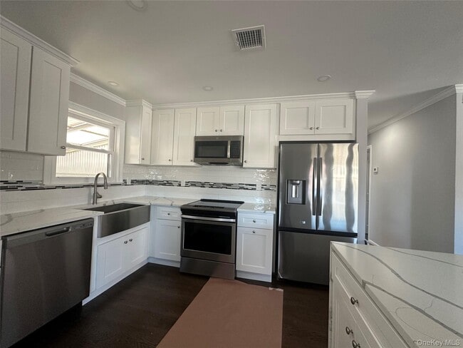 Building Photo - 133 S 7th St