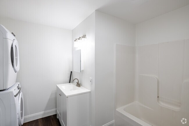 3BR, 1BA - Bathroom