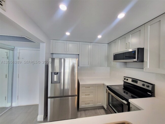 Building Photo - 601 Three Islands Boulevard Unit 411