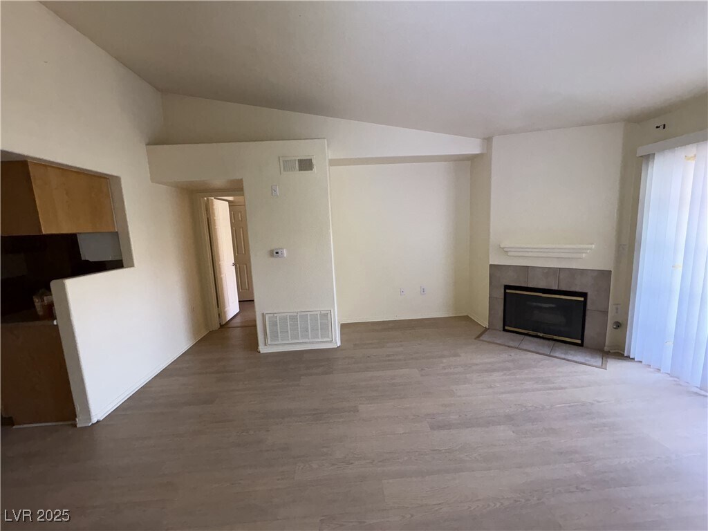 Photo - 3318 N Decatur Blvd Unidad 2075