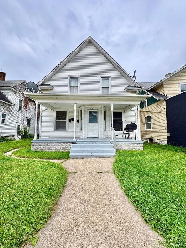 Building Photo - 1515 Miami St Unit Apt 3
