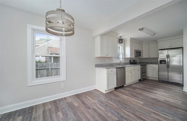 Photo - 2208 Silbert Rd