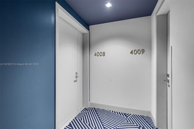 Photo - 55 SW 9th St Unidad 4008