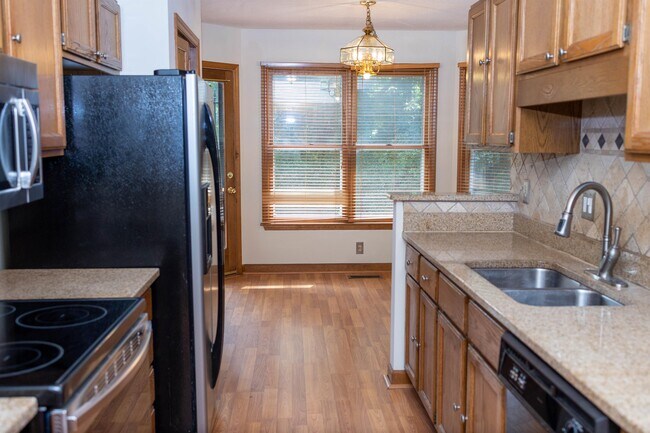 Photo - 2704 Moorsfield Ct