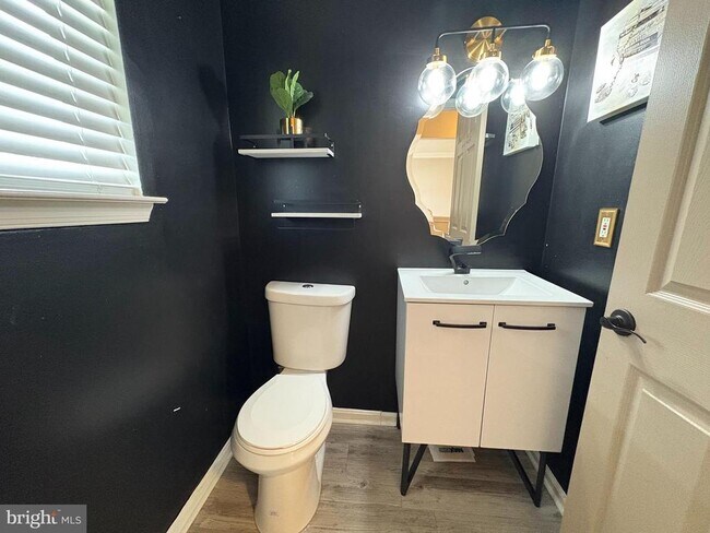 Photo - 4005 Blakney Ln SE