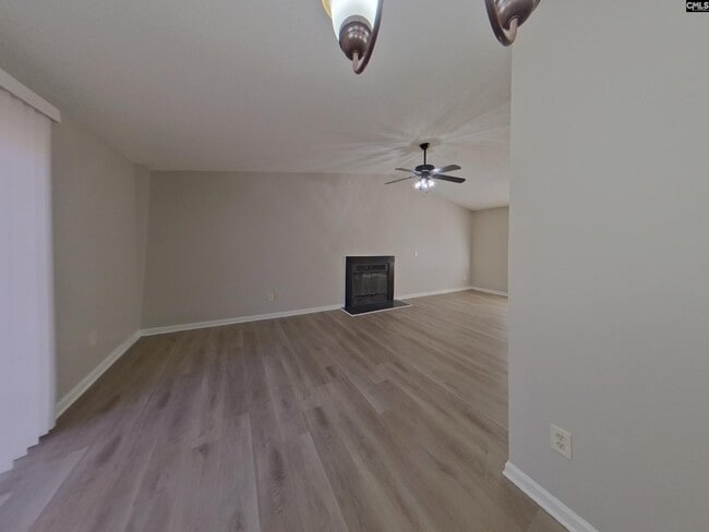 Photo - 201 Raintree Dr