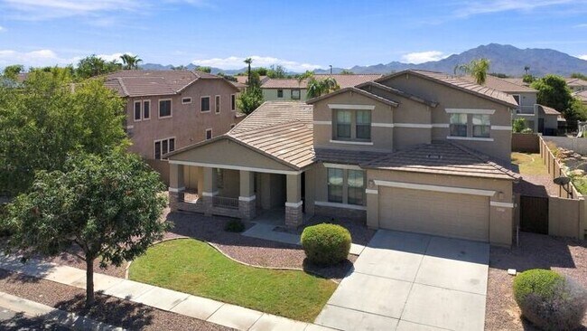 Photo - Gilbert 5-Bedroom Home with Pool, Loft & Primary Suite Downstairs – Minutes from Gilbert Regional...