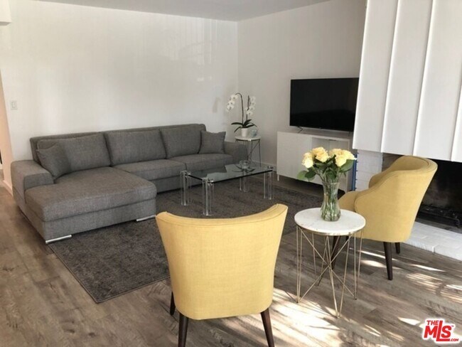 Photo - 9297 Burton Way Unidad C