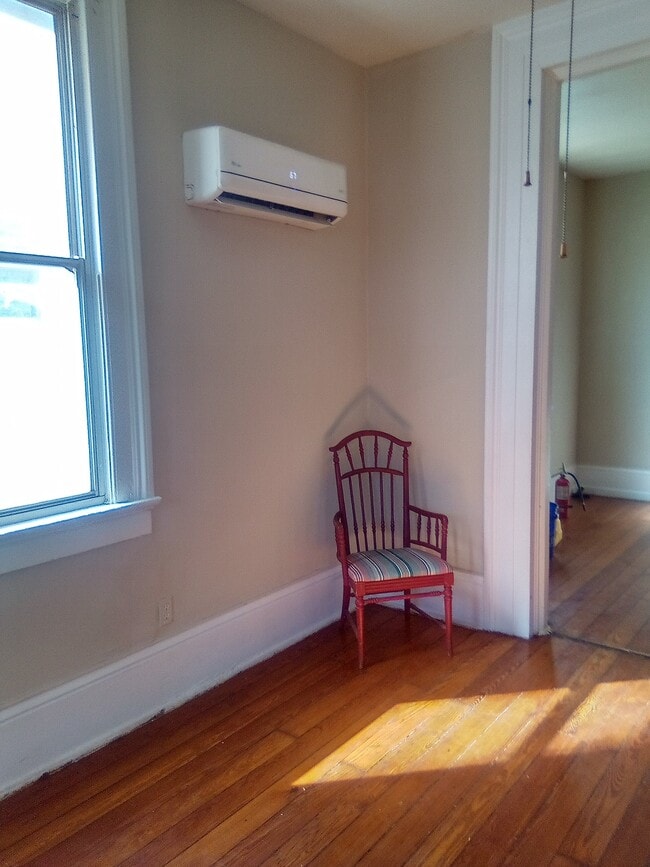 Photo - 2015 Josephine St