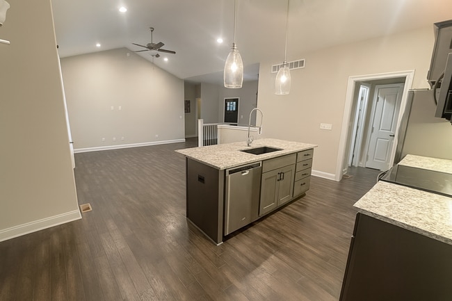 Photo - Spacious 4 Bedroom Home with Basement and Wet Bar in Clearwater