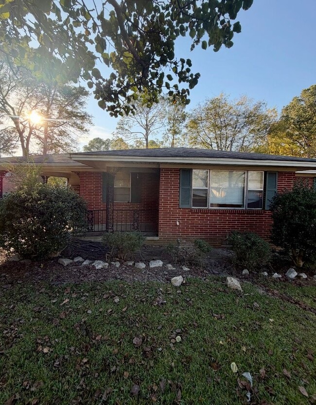 Photo - 623 Maynard Dr