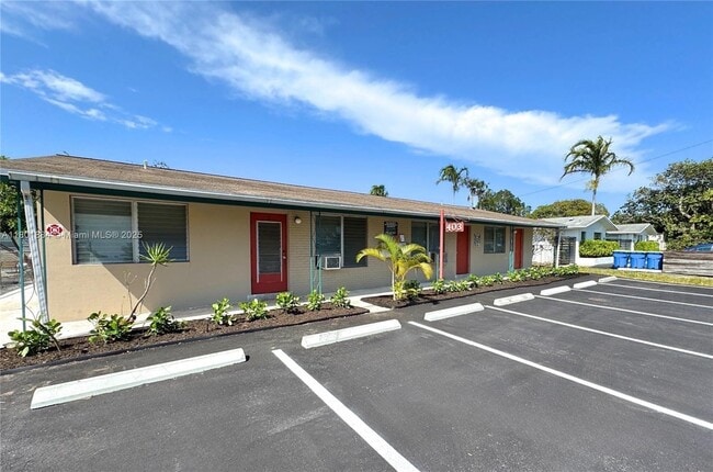 Photo - 403 NW 25th St Apartment Unit 6