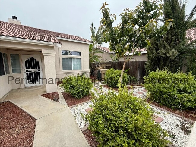 Photo - Cute 3 Bed/2 Bath SW Bakersfield Home w/ RBP & $0 Deposit Option