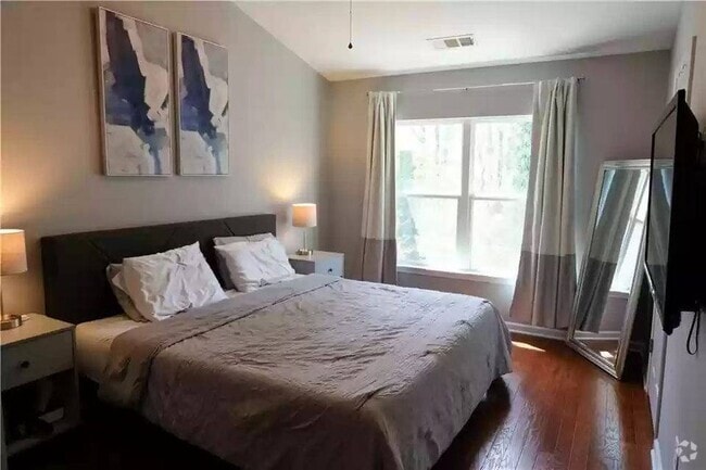 Building Photo - 688 Communipaw Ave Rental