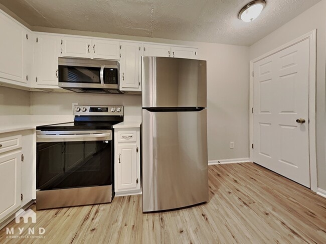 Photo - 4560 Coopers Creek Pl SE