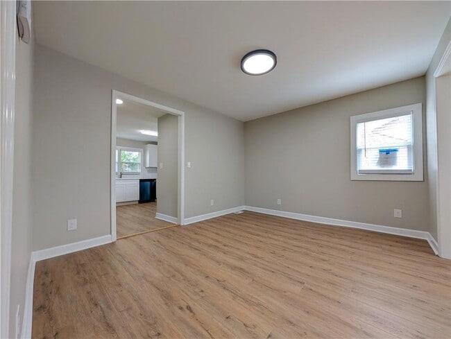 Photo - 1377 Pine Ave