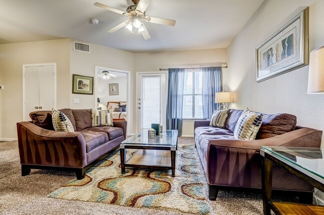 Legacy of Cedar Hill Apartments and Townhomes