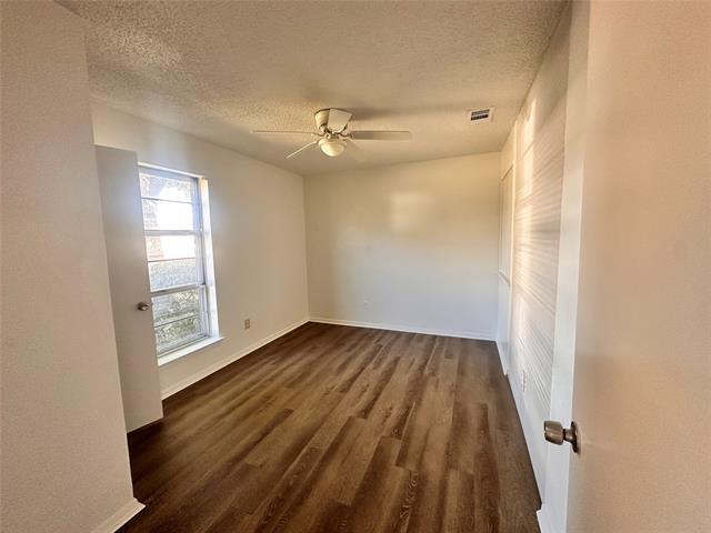 Photo - 2108 Blossom Ln