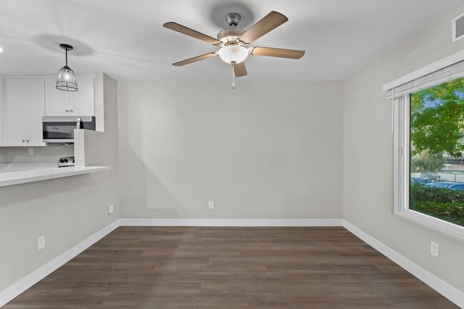 Photo - Point Loma Bay Apartments